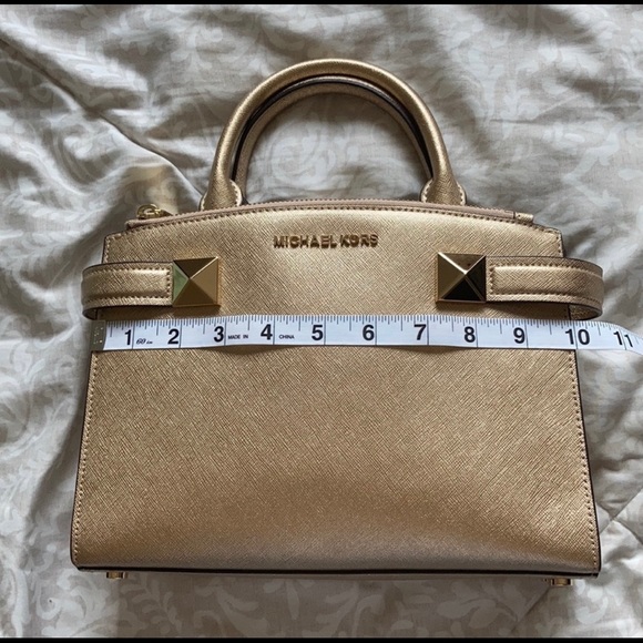 Gold Michael Kors small purse!! - Picture 5 of 6